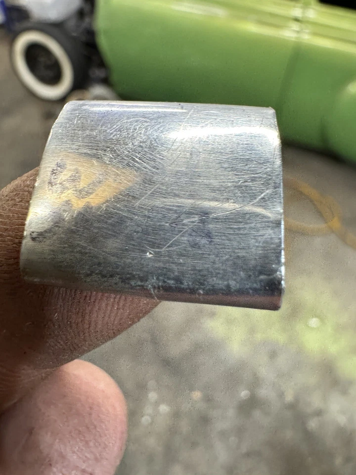 Chevrolet Impala 1958 Bel Air parabrisas divisor moldura clip Chevy 58 Foto 3 de 4