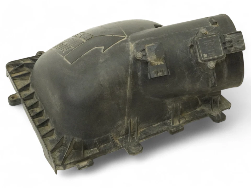 2013 - 2018 Dodge Ram Pickup 3500 Ds 6.7L Active Air Intake Cleaner Box Cover - Image 3 of 4