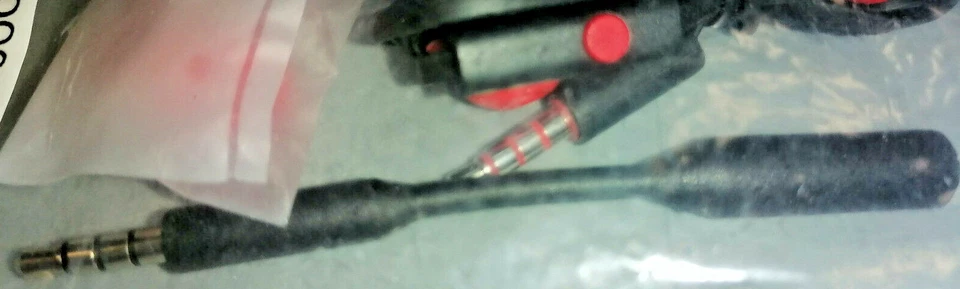 NIB HTC Headset with Microphone and Call Button with 4 Tip Leader/ Extension - Image 3 of 3