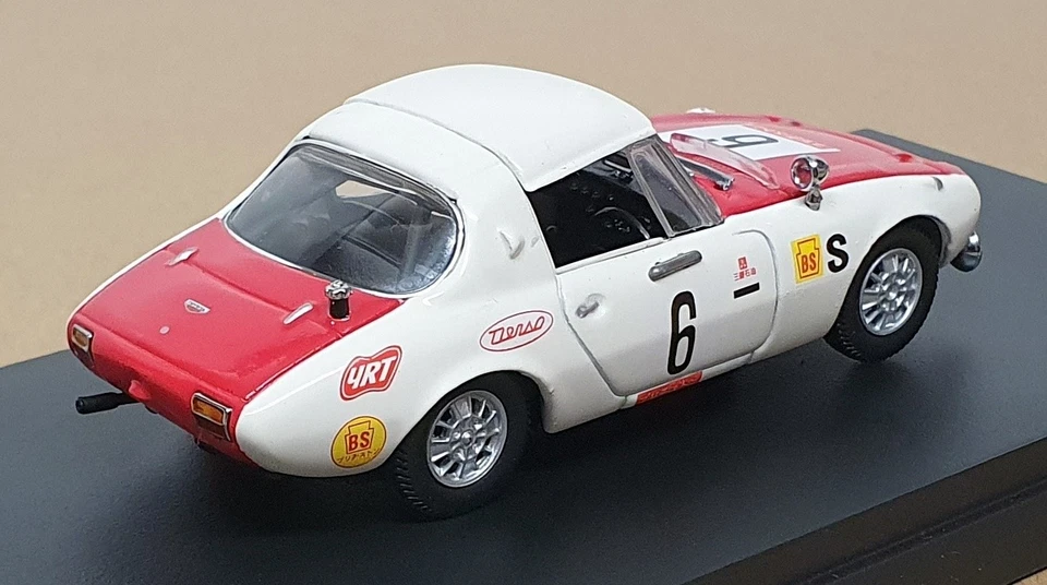Kyosho escala 1/43 03092B - Toyota Sports 800 #6 1967 - blanco/rojo Foto 2 de 4