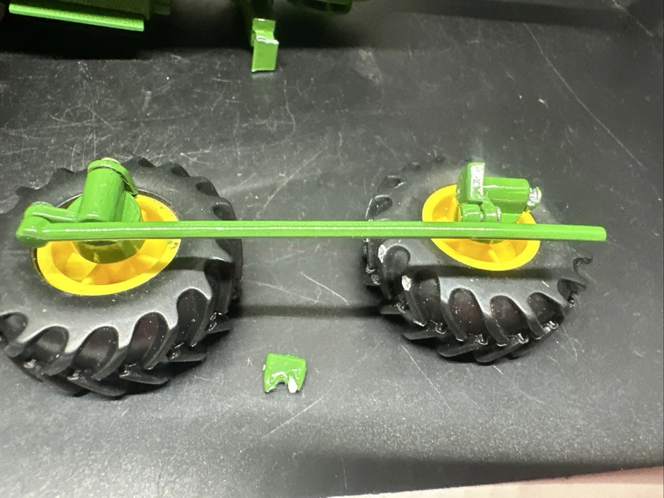 1/32 Ertl Farm Toy John Deere 9760 STS Combine  Collector Edition in Box Damaged - Image 4 of 4