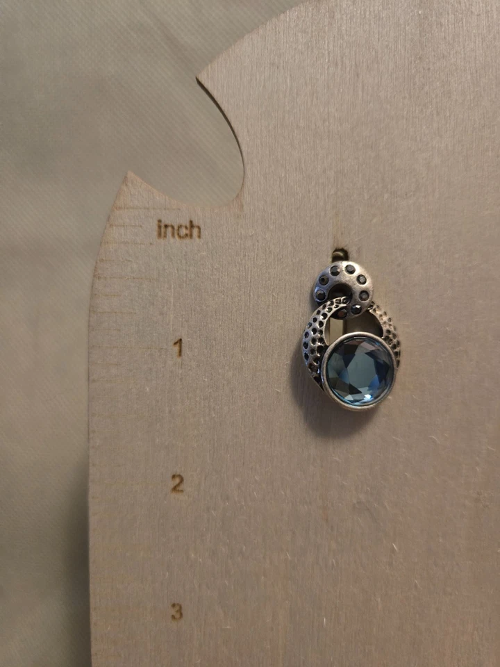 Pendientes redondos de piedra azul claro Calliegh colección Lia Sophia Kiam Foto 2 de 4