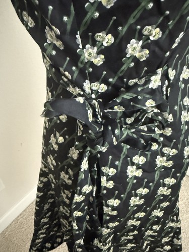 Brooks Brothers Floral Wrap Dress In Size 8p - Picture 6 of 9
