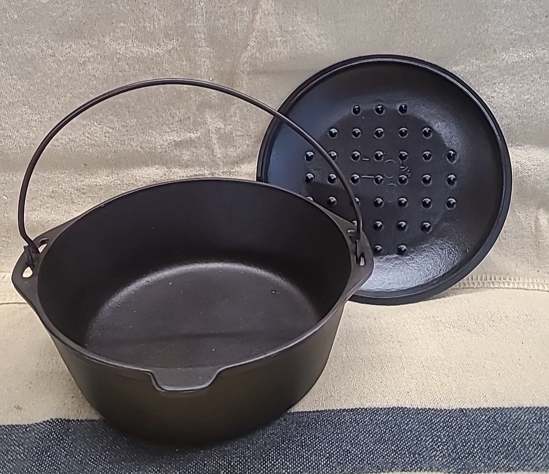 Vintage Unmarked Lodge #8 Dutch Oven & Self Basting Lid - Beautifully Restored