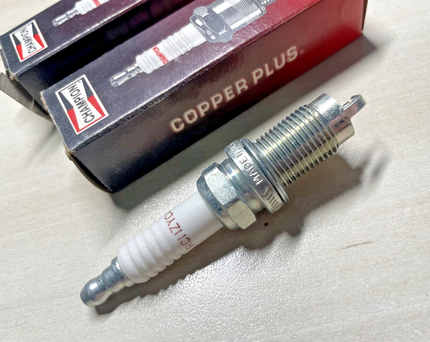 Champion 311 RC11ZYC4 Spark Plugs, LOT OF 2