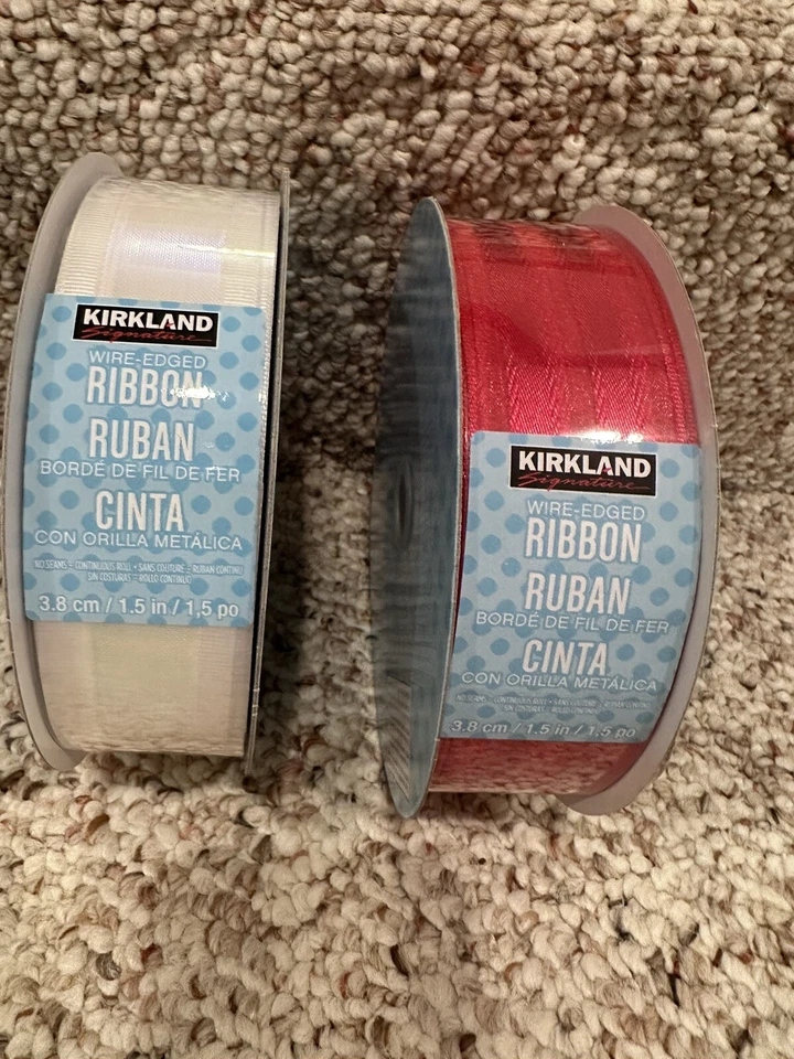 Cinta con bordes de alambre Kirkland Signature 50 yardas X 1,5 pulgadas rojo/blanco Navidad Foto 3 de 4