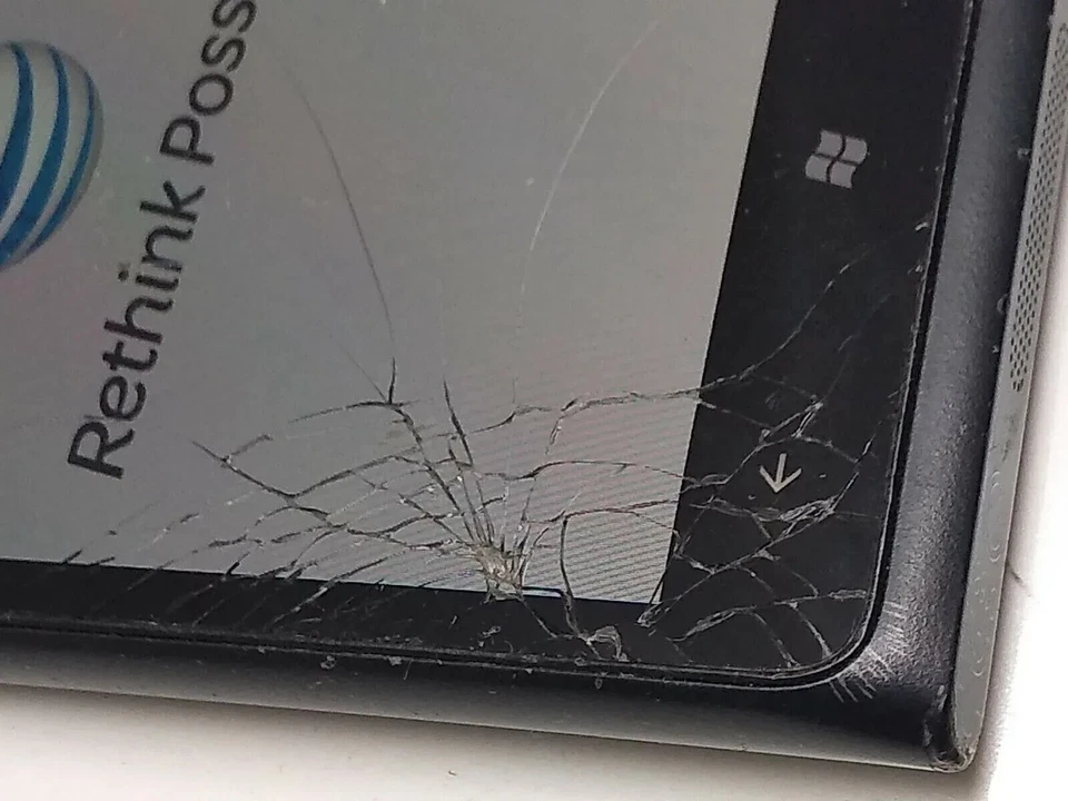 Teléfono negro NOKIA 900 Windows ATT Carl Zeis Lumia 900 RM-808 **para piezas Foto 3 de 4