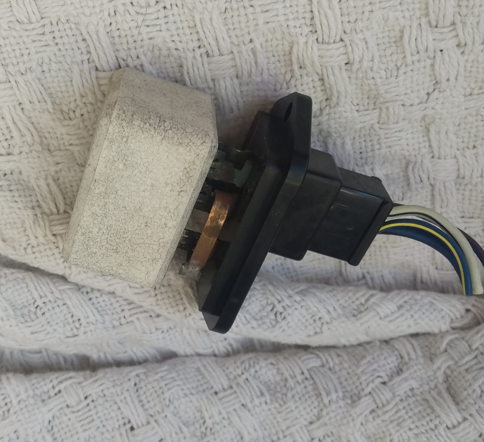 952004 Toyota HVAC Blower Motor Resistor 8713835040 Genuine