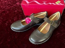 Girl's Nina Kids Aliz Mary Jane brown Valcro straps US size 2.5M NEW MSRP $35
