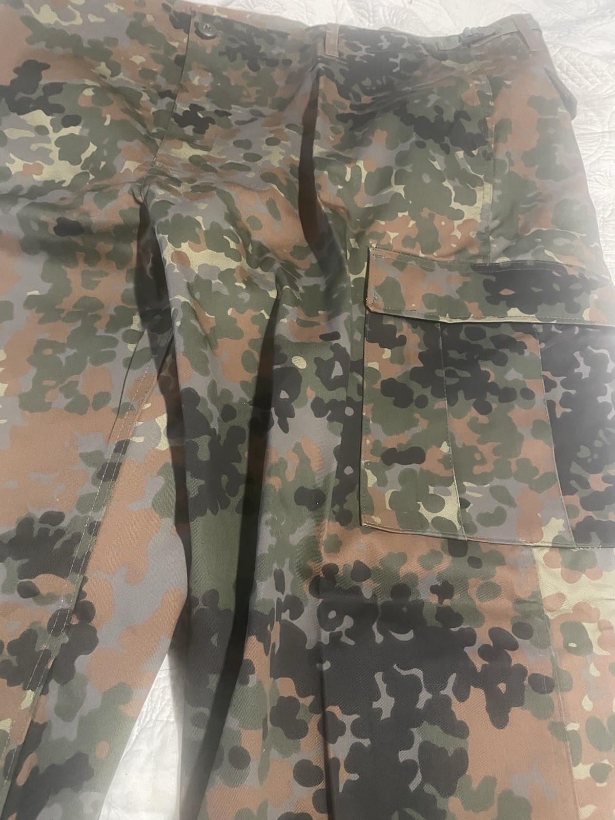 Mil-Tec Camouflage Cargo Pants Men's Size 5  XL NWT