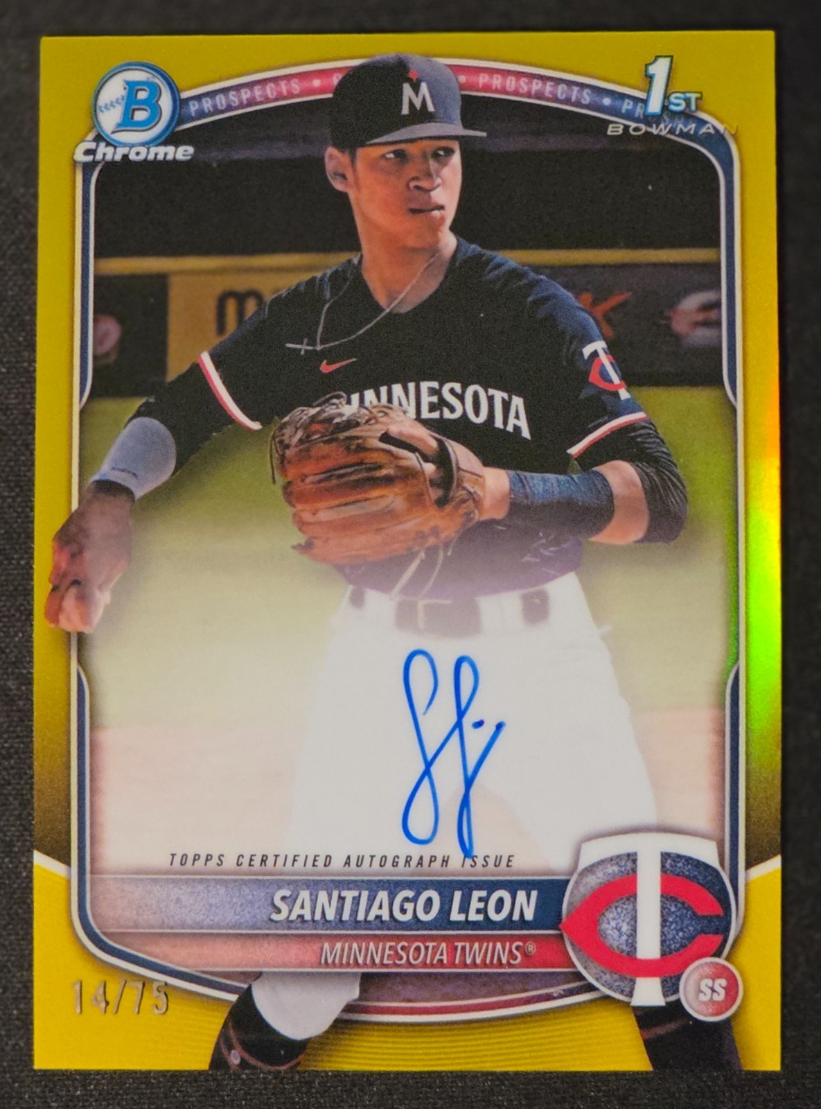 2025 Bowman Chrome Santiago Leon 1st Bowman Auto #CPA-SL Twins Yellow /75 🔥