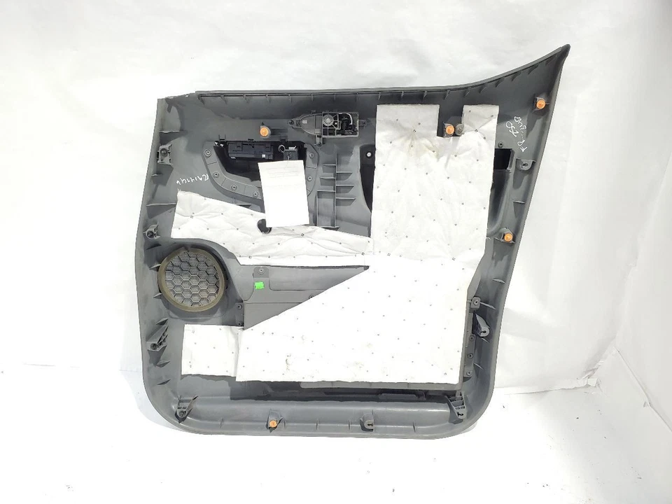 Nissan NV2500 2014 OEM panel de moldura de puerta delantera izquierda  Foto 3 de 4