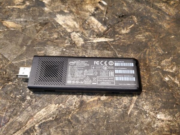 超お得！intel Compute Stick STK2M3W64CC s-l400.jpg