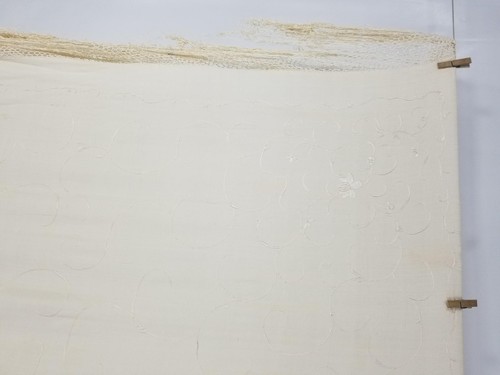 Antico scialle pianoforte cinese in seta ricamato a mano con frange floreali 130x125 cm - Foto 6 di 12