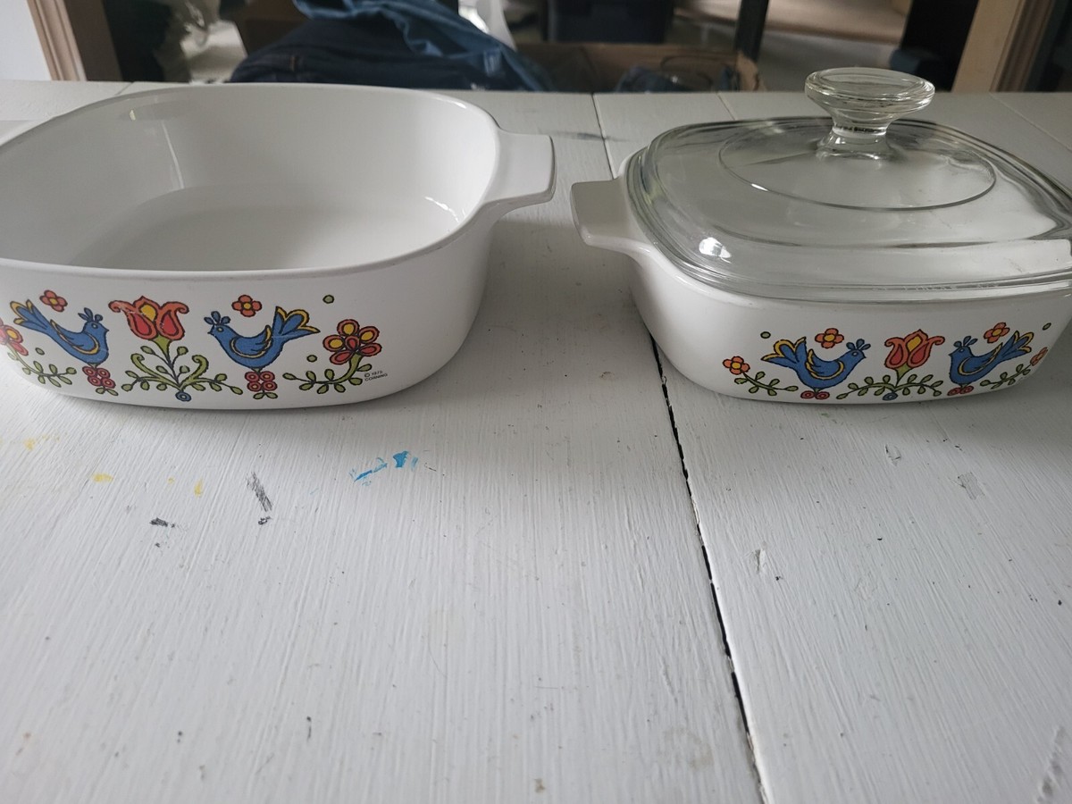 Pyrex 1975 Casserole dish Country Festival friendship Blue Bird