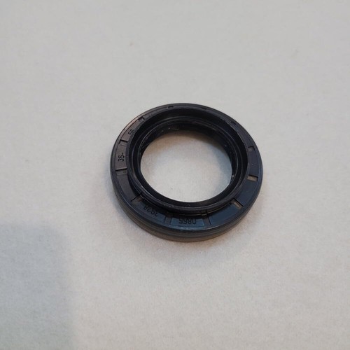 Rear Driveshaft Oil Seal For Land Rover Freelander 2 Range Rover Evoque LR023440 - Picture 2 of 5