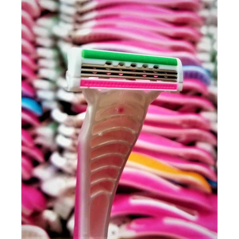 30 Pack - 3-Blade Women's Disposable Razors BULK - Image 3 of 4