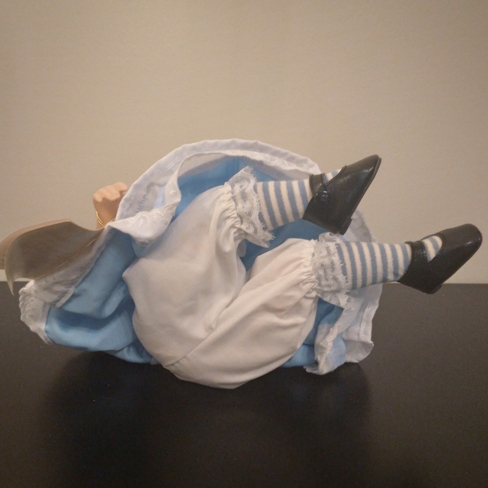 Vtg Alice In Wonderland Porcelain Doll Fable Forest /Avonlea Traditions