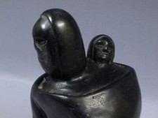 Signed Inuit Native American Soapstone Mom Mother baby Canada LOUIE ARNAYUIRNAAQ