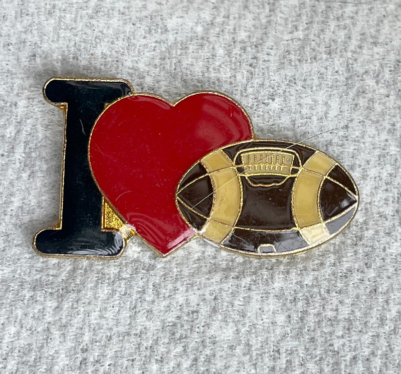 Large NFL FOOTBALL I LOVE FOOTBALL HEART LOGO LAPEL PIN BADGE