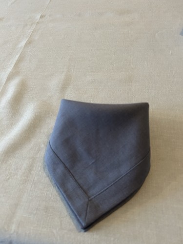 Linen Tablecloth And Napkins - Picture 5 of 7