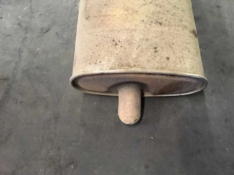 98 99 00 BMW 528I TRASERO MÁS ESCAPE SILENCIADOR MONTAJE TUBO Foto 3 de 4