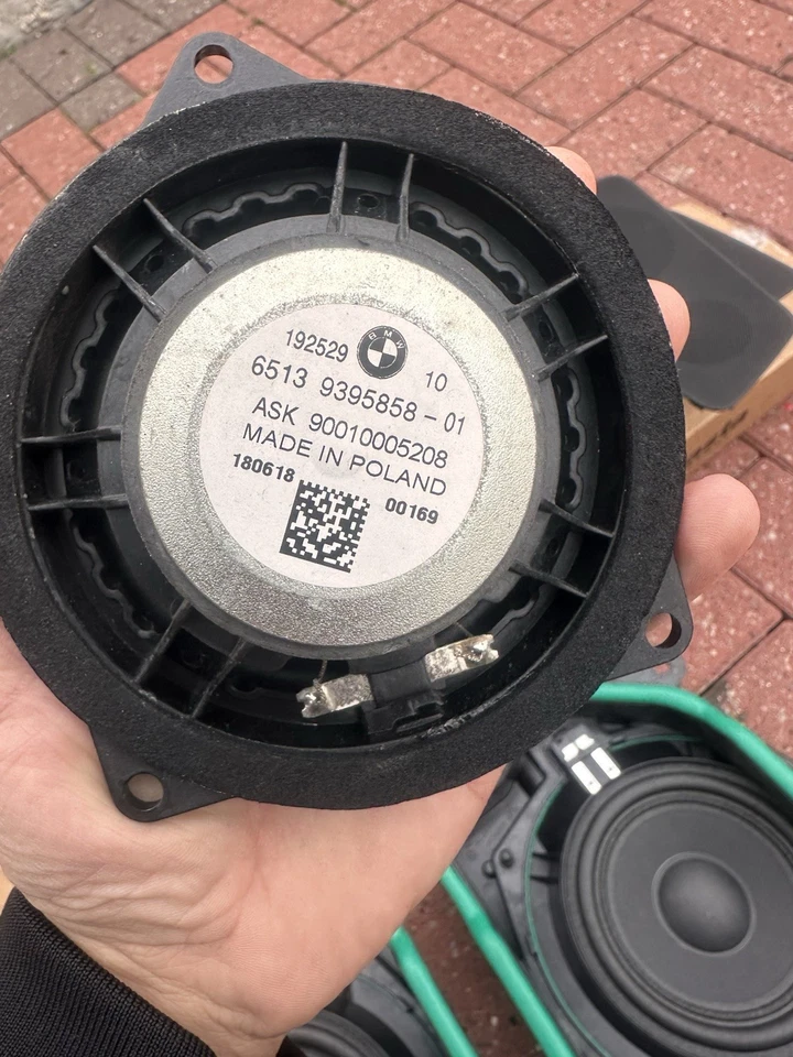 BMW 5 SERIES G30 G31 SPEAKER SET AND WOOFERS BASS SPEAKERS - Image 2 of 4