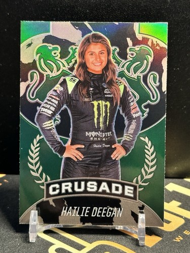2021 Panini Chronicles Racing Hailie Deegan #15 Crusade Green Prizm NASCAR - Bild 1 von 2