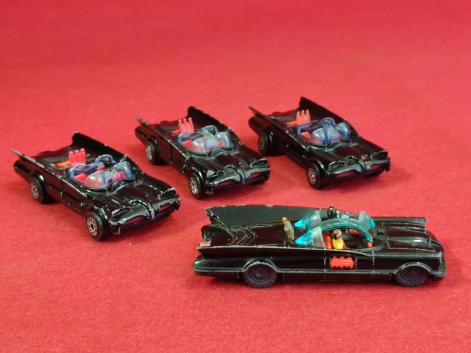 HUSKY CORGI 1:66 BATMOBILE BATMAN ROBIN LOTTO no majorette matchbox hot wheels🔺 - Immagine 2 di 4
