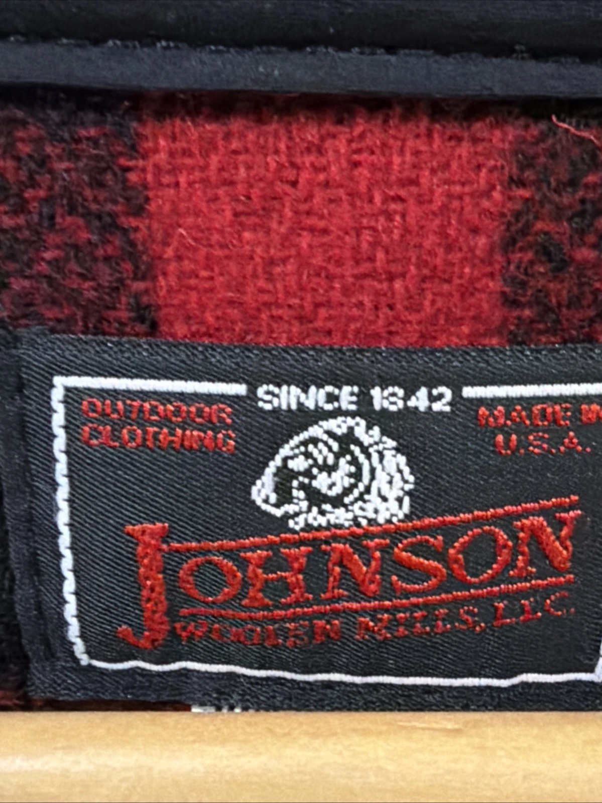 Johnson Woolen Mills 450L Double Cape Jac Shirt 3XL Tall Cabot Cheese Red/black - product detail image 16