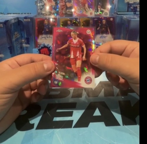 Klara Buhl 1/1 Bayern Munich Women - Topps Chrome Sapphire UWCL 2025-26