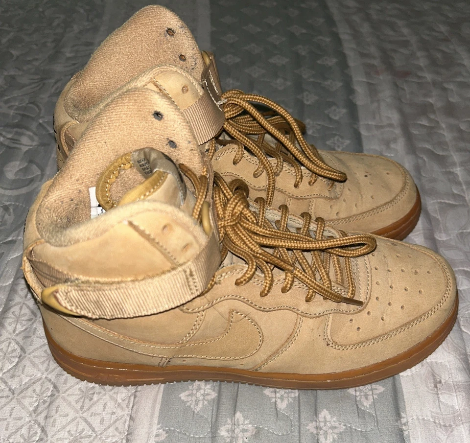 Nike Air Force 1 High Flax Size 5.5Y - Image 2 of 4