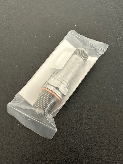 Champion Aircraft Spark Plug, P/N RHB37E Reconditioned