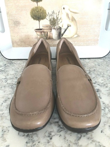 Array Women's US 12 Medium Tan Light Brown Comfort Shoe Driving Moc Awesome - Picture 3 of 12