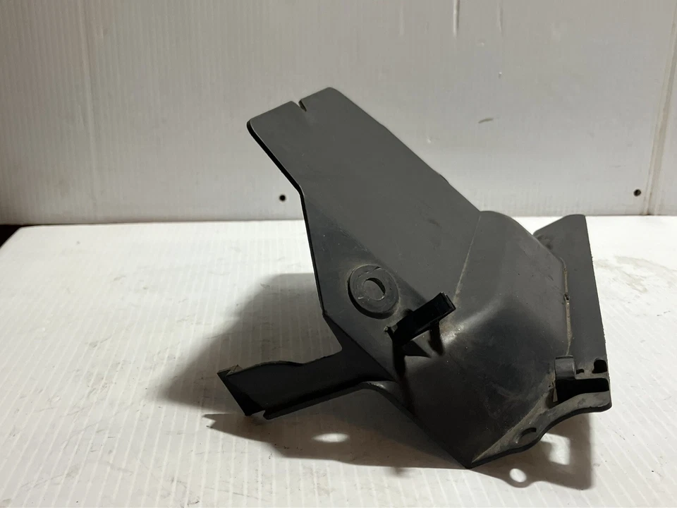 Guardabarros trasero Yamaha V Star 1100 2002 (fabricante de equipos originales) Foto 2 de 4