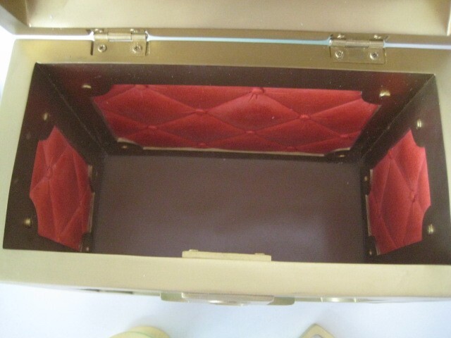 WDCC WILLIES CHEST BOX KEY SPOOL MICKEY AND THE BEANSTALK ACCESSORY TREASURE