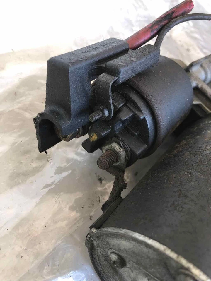 Conjunto de motor de arranque convertible Chrysler Lebaron 1990-1995 BOSCH 3,0 L Foto 2 de 4