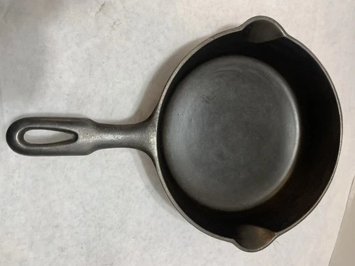 Griswold’s Iron Mountain #5 Cast Iron Skillet With Fire Ring Catalog #1030