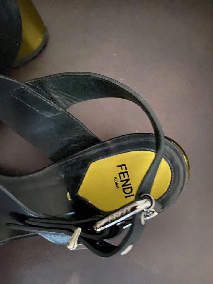 Sandalias Fendi de cuero negras, talla 41, ¡¡EXCELENTE ESTADO!!! Foto 4 de 4