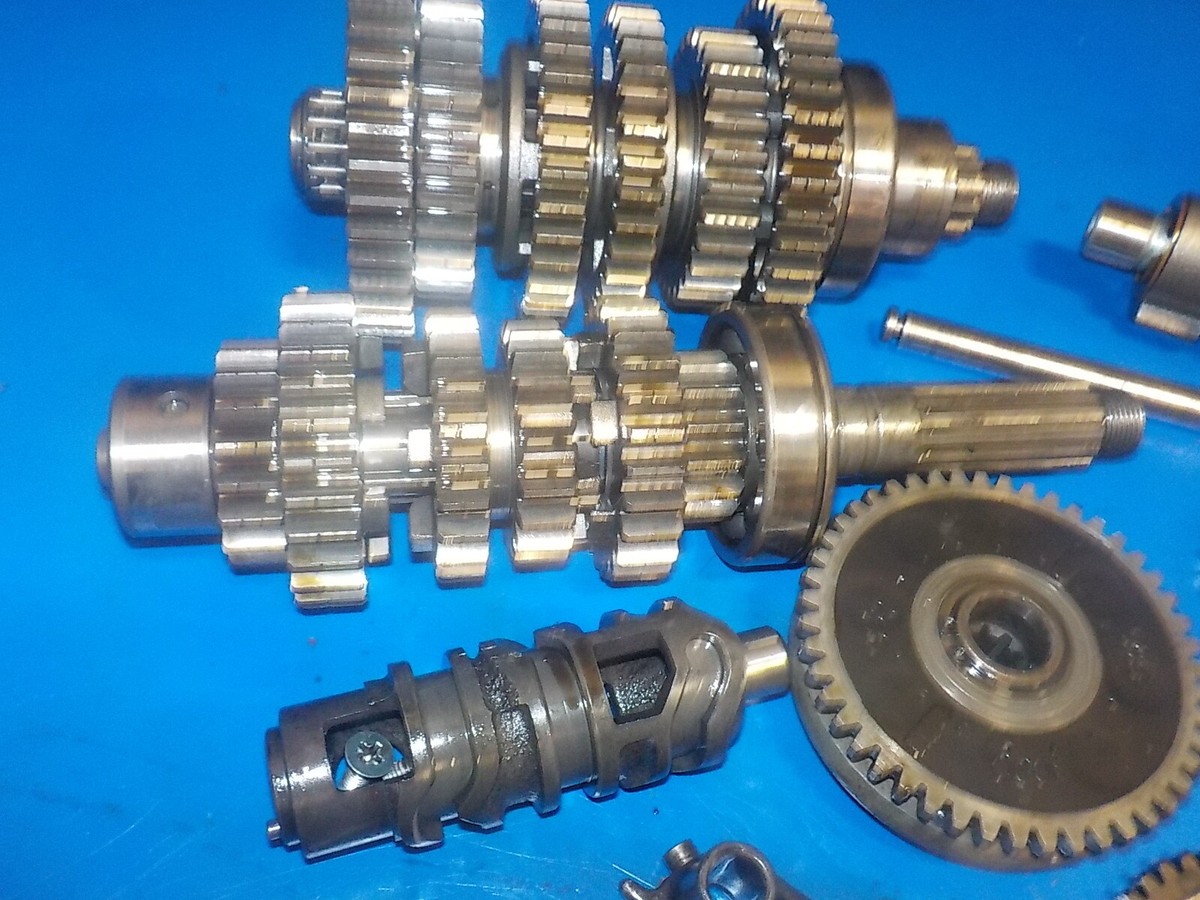 KAWASAKI ZX 10 1986 (MONTH 06) TRANSMISSION GEARS/ SHAFTS ECT