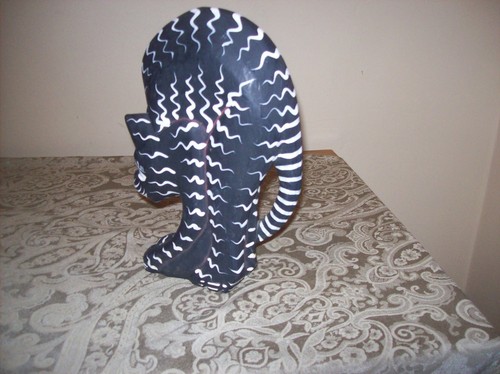 Cool Cat Wood Carving Hand Painted Great for Cat Lovers - Picture 4 of 9