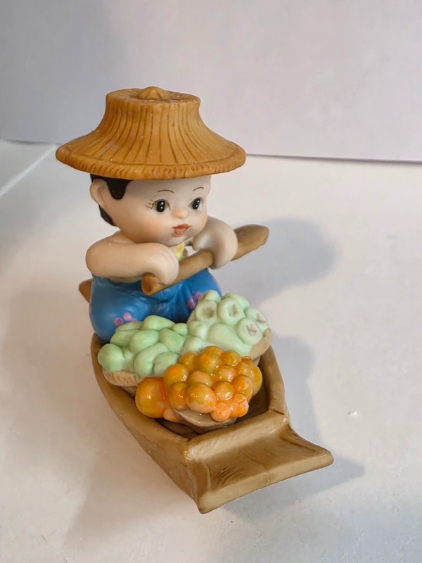 Crafted Porcelain Figurine/Market Man in Boat SIRIN\(HUMMEL-LIKE) WELL-CRAFTED