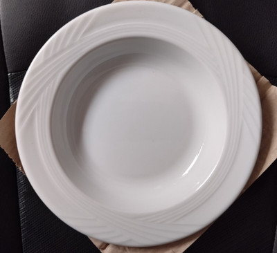 Konvolut 6 Teller z.B.für Pasta Suppe Salat usw. 1 x benutzt wie neu im Karton