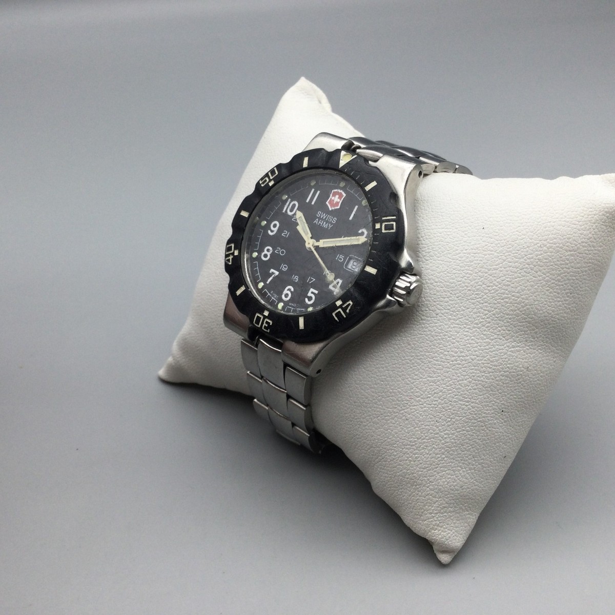 Aflac Victorinox Swiss Army Watch 38mm Silver Tone Date New Battery 7\