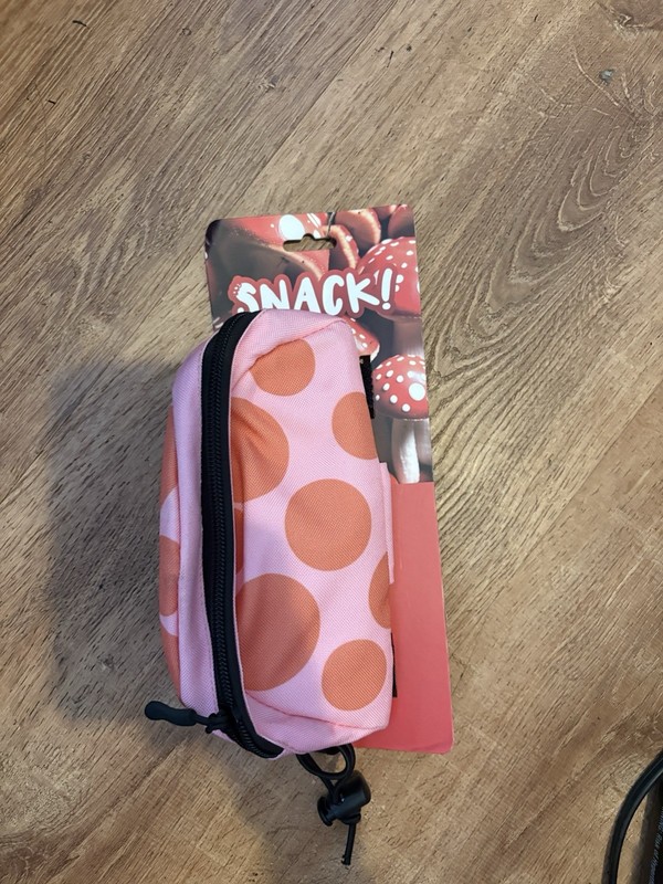 Brand New Snack! Mushroom Frame Bag (Pink/Red)