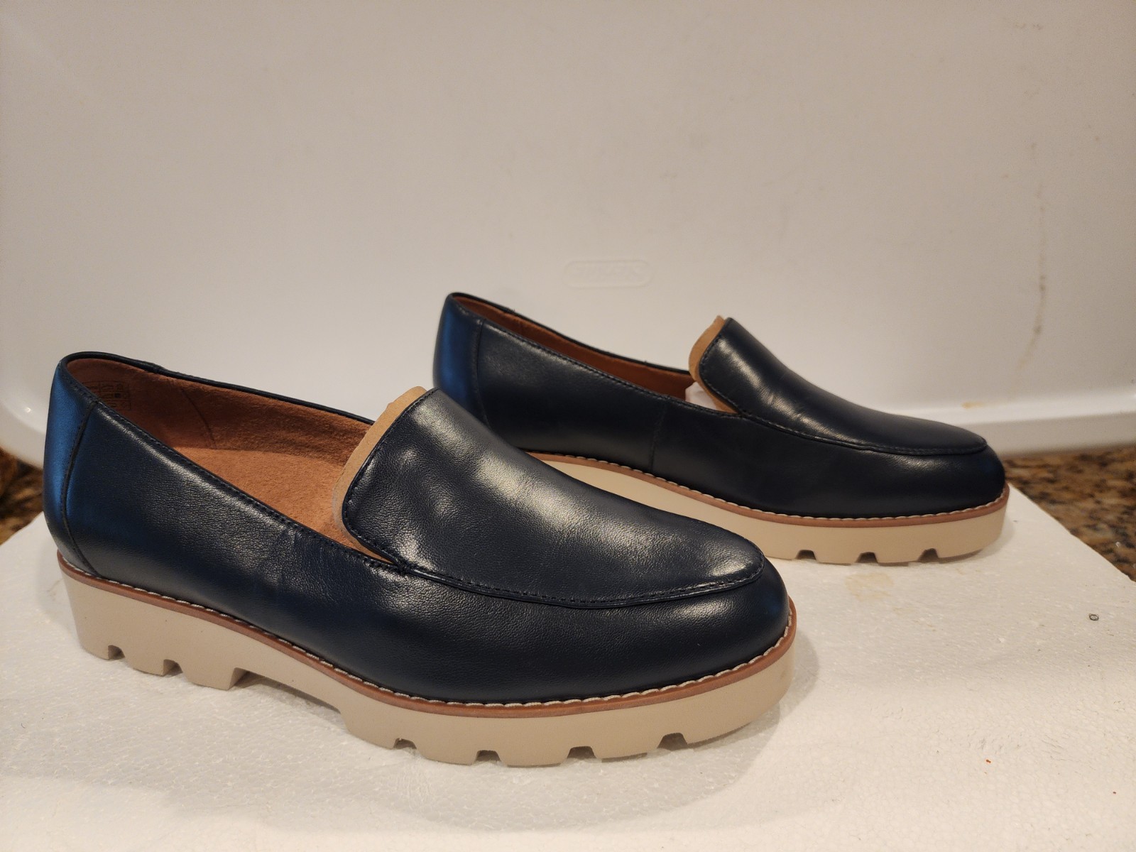 Vionic Womens Kensley Loafer in Navy Blue Size 6.5 New Without Box