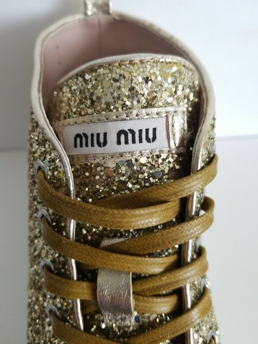 MIU MIU INCREÍBLES ZAPATILLAS DEPORTIVAS DORADAS BRILLO PUNTA ALTA METAL EU 40 ME ENCANTAN ZAPATOS - Imagen 5 de 8