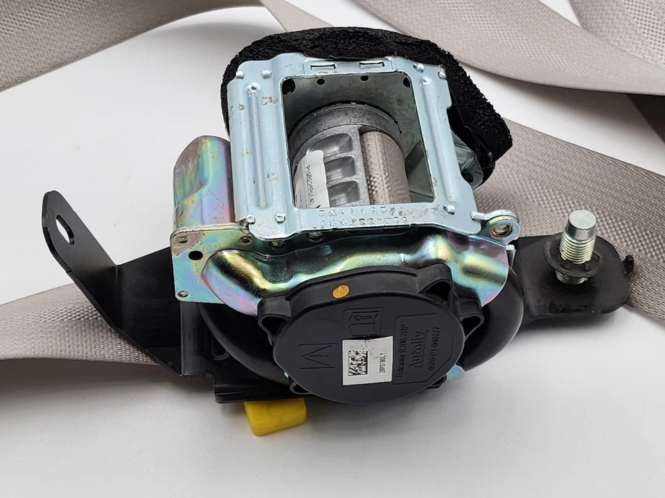 Nissan Altima 2019-2022 retractor de cinturón de seguridad trasero izquierdo o derecho gris OEM Foto 4 de 4