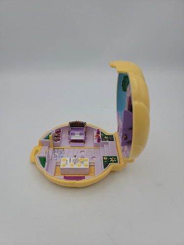 Bluebird 1989 Polly Pockets Almeja Amarilla Compacta Iglesia Boda Capilla Juguete - Imagen 4 de 4