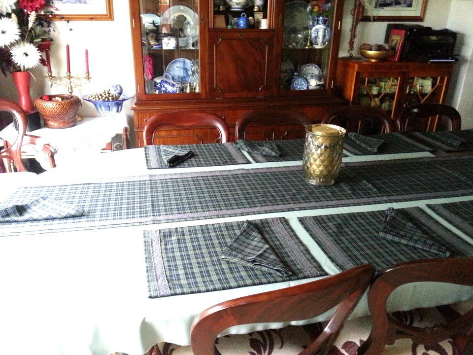 Pair of Matching Serviettes for Green Tartan & Grey Cotton Lace for 10ft table - Image 4 of 4